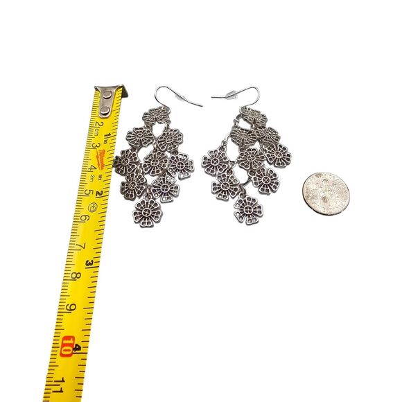 Floral Cascade Pierced Earrings Dangle Intricate Filigree Silver Tone Fashion - Picture 4 of 10